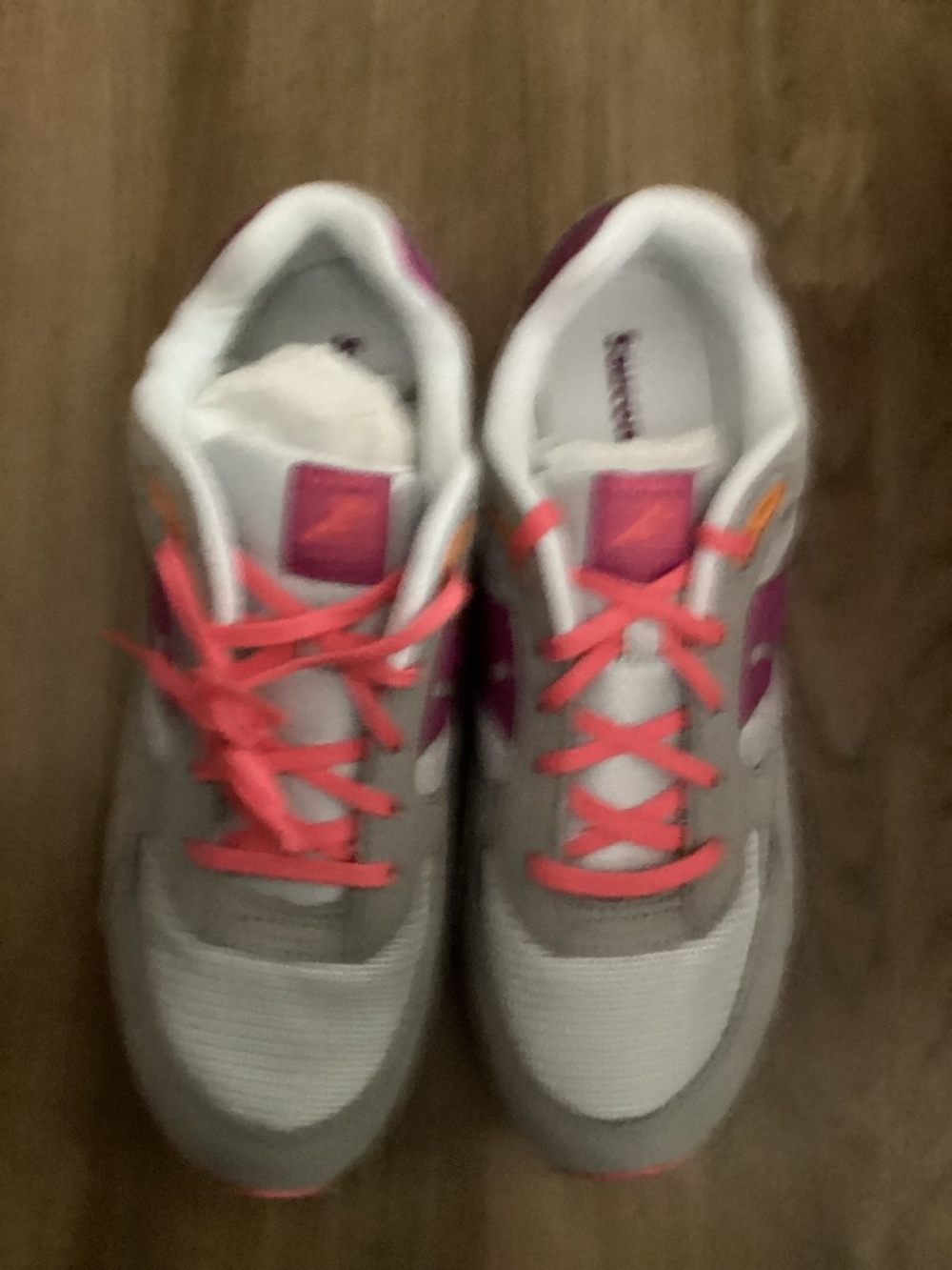 Saucony Shadow 600 Sneakers